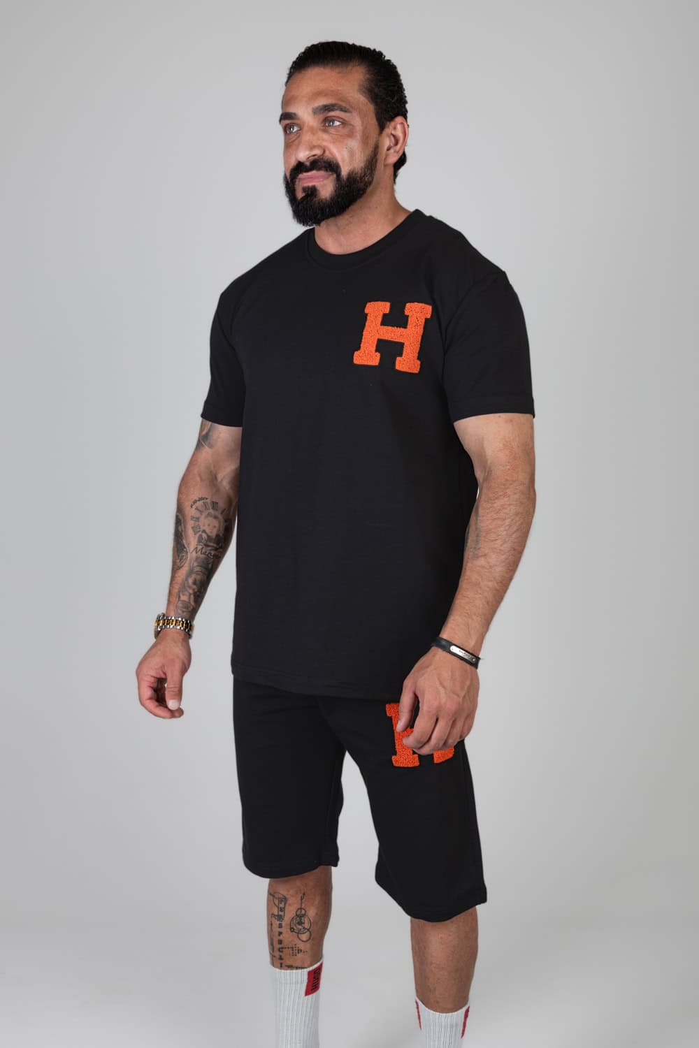 PP Fashion lookbook — gestapelde hoodies